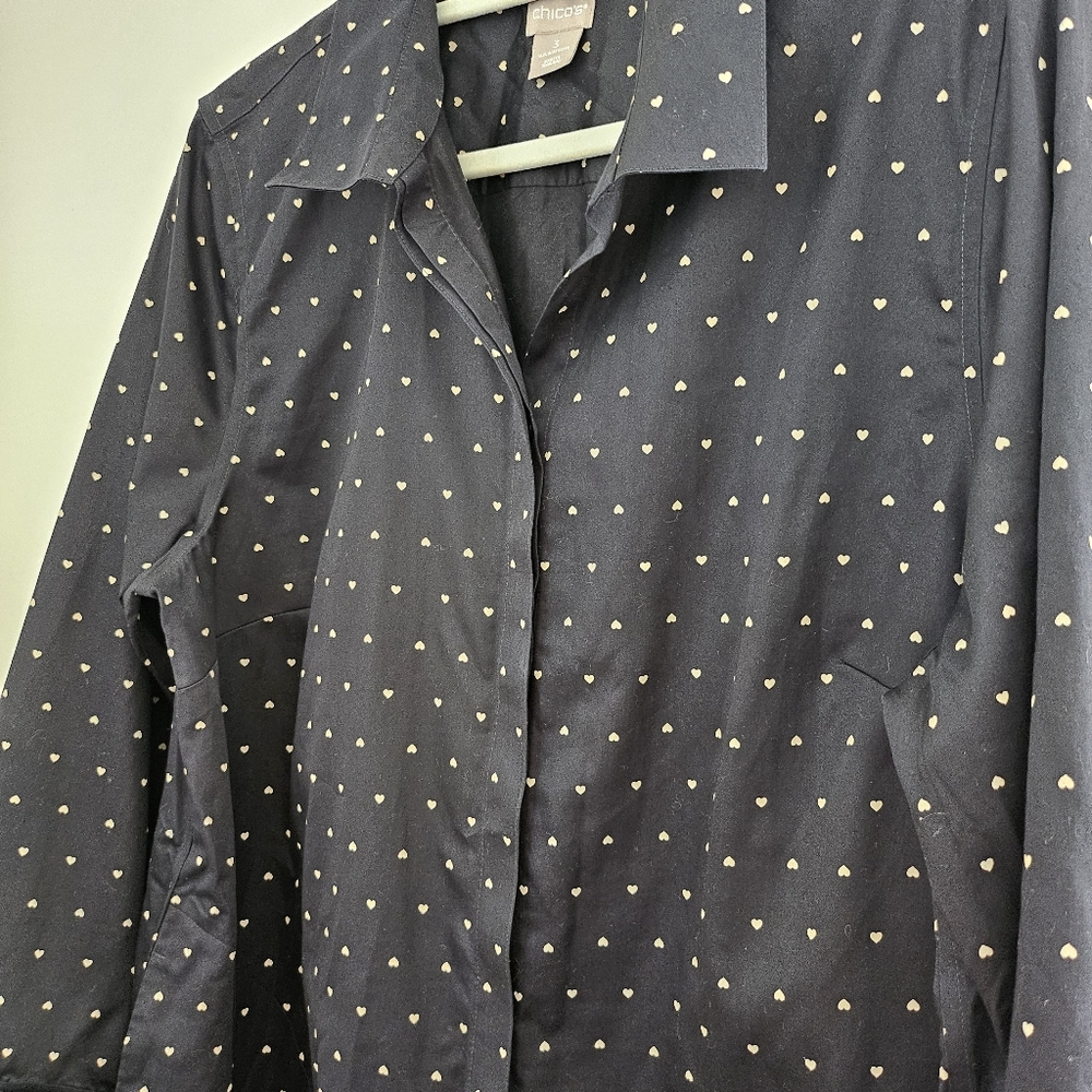 Chicos Navy Button-Front Tunic Shirt with Micro Heart Print No Iron Cotton XL - Picture 4 of 10